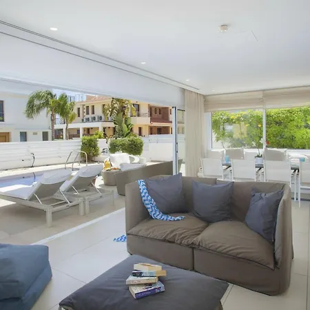 Villa Goodness Offers Magnificent Coastal Views *