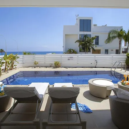 Villa Goodness Offers Magnificent Coastal Views