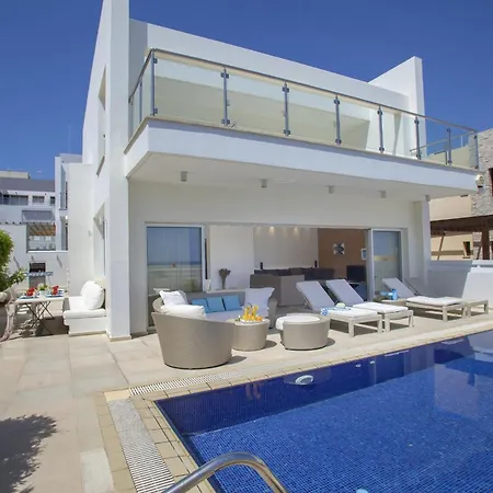 Villa Goodness Offers Magnificent Coastal Views