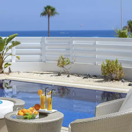 Vilă Goodness Offers Magnificent Coastal Views Protaras